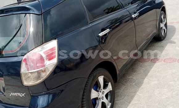Ra Àlòkù Toyota Matrix Blue Ọkọ̀ in Cotonou ni Benin Ra Àlòkù Toyota Matrix Blue Ọkọ̀ in Cotonou ni Benin