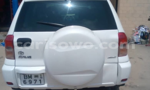 Sayi Na hannu Toyota RAV4 White Mota in Abomey Calavi a Benin Sayi Na hannu Toyota RAV4 White Mota in Abomey Calavi a Benin