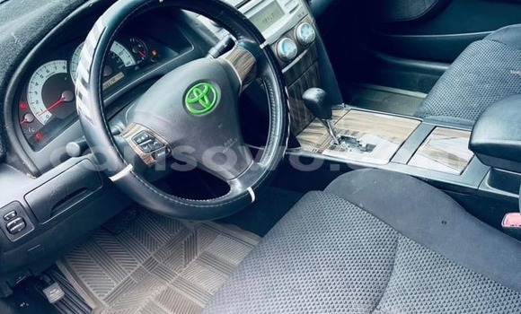 Ra Àlòkù Toyota Camry Silver Ọkọ̀ in Abomey Calavi ni Benin Ra Àlòkù Toyota Camry Silver Ọkọ̀ in Abomey Calavi ni Benin