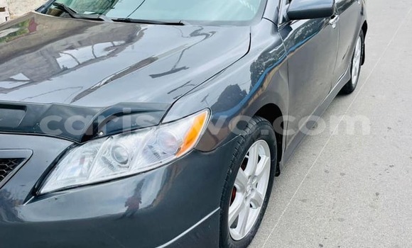 Ra Àlòkù Toyota Camry Silver Ọkọ̀ in Abomey Calavi ni Benin Ra Àlòkù Toyota Camry Silver Ọkọ̀ in Abomey Calavi ni Benin