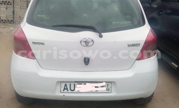 Ra Àlòkù Toyota Yaris Silver Ọkọ̀ in Abomey Calavi ni Benin Ra Àlòkù Toyota Yaris Silver Ọkọ̀ in Abomey Calavi ni Benin