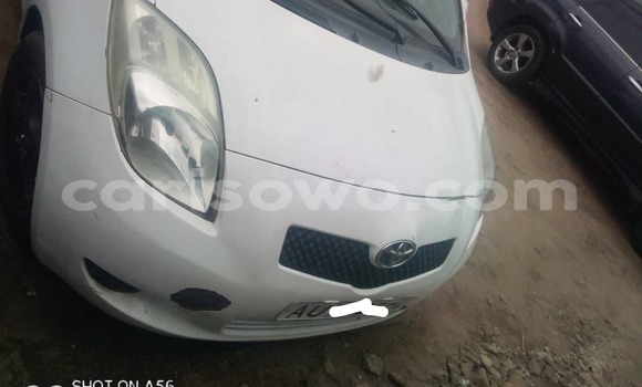 Ra Àlòkù Toyota Yaris Silver Ọkọ̀ in Abomey Calavi ni Benin Ra Àlòkù Toyota Yaris Silver Ọkọ̀ in Abomey Calavi ni Benin