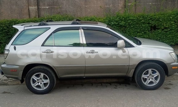 Acheter Occasion Voiture Lexus RX 300 Beige à Abomey Calavi, Benin Acheter Occasion Voiture Lexus RX 300 Beige à Abomey Calavi, Benin