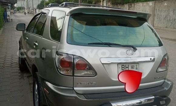 Acheter Occasion Voiture Lexus RX 300 Beige à Abomey Calavi, Benin Acheter Occasion Voiture Lexus RX 300 Beige à Abomey Calavi, Benin