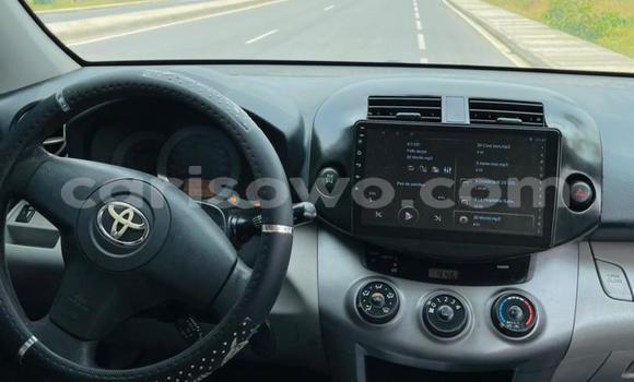Sayi Na hannu Toyota RAV4 Azurfa Mota in Abomey Calavi a Benin Sayi Na hannu Toyota RAV4 Azurfa Mota in Abomey Calavi a Benin