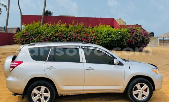 Sayi Na hannu Toyota RAV4 Azurfa Mota in Abomey Calavi a Benin Sayi Na hannu Toyota RAV4 Azurfa Mota in Abomey Calavi a Benin