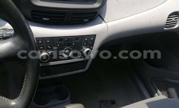 Sayi Na hannu Nissan Almera Tino Red Mota in Cotonou a Benin Sayi Na hannu Nissan Almera Tino Red Mota in Cotonou a Benin