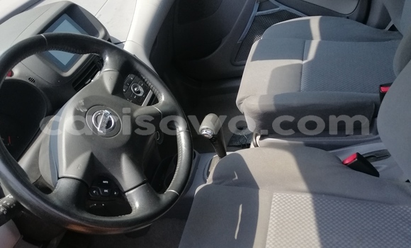 Sayi Na hannu Nissan Almera Tino Red Mota in Cotonou a Benin Sayi Na hannu Nissan Almera Tino Red Mota in Cotonou a Benin