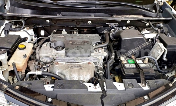 Acheter Occasion Voiture Toyota RAV4 Blanc à Cotonou, Benin Acheter Occasion Voiture Toyota RAV4 Blanc à Cotonou, Benin