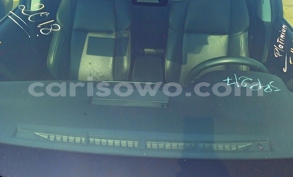 Ra Àlòkù Toyota RAV4 Blue Ọkọ̀ in Cotonou ni Benin Ra Àlòkù Toyota RAV4 Blue Ọkọ̀ in Cotonou ni Benin