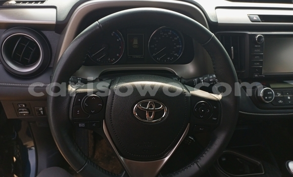 Ra Àlòkù Toyota RAV4 Blue Ọkọ̀ in Cotonou ni Benin Ra Àlòkù Toyota RAV4 Blue Ọkọ̀ in Cotonou ni Benin