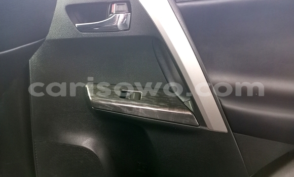 Ra Àlòkù Toyota RAV4 Blue Ọkọ̀ in Cotonou ni Benin Ra Àlòkù Toyota RAV4 Blue Ọkọ̀ in Cotonou ni Benin