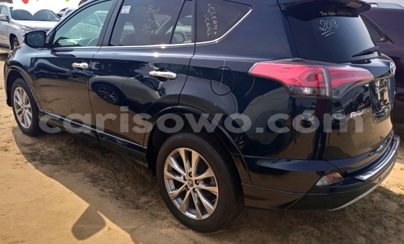 Ra Àlòkù Toyota RAV4 Blue Ọkọ̀ in Cotonou ni Benin Ra Àlòkù Toyota RAV4 Blue Ọkọ̀ in Cotonou ni Benin