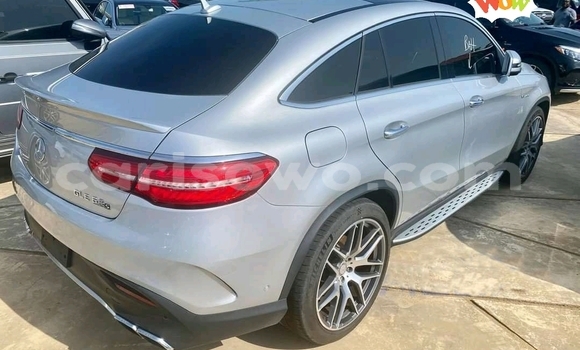 Sayi Na hannu Mercedes-Benz GLE Azurfa Mota in Cotonou a Benin Sayi Na hannu Mercedes-Benz GLE Azurfa Mota in Cotonou a Benin