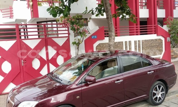 Ra Àlòkù Toyota Avensis Red Ọkọ̀ in Abomey Calavi ni Benin Ra Àlòkù Toyota Avensis Red Ọkọ̀ in Abomey Calavi ni Benin