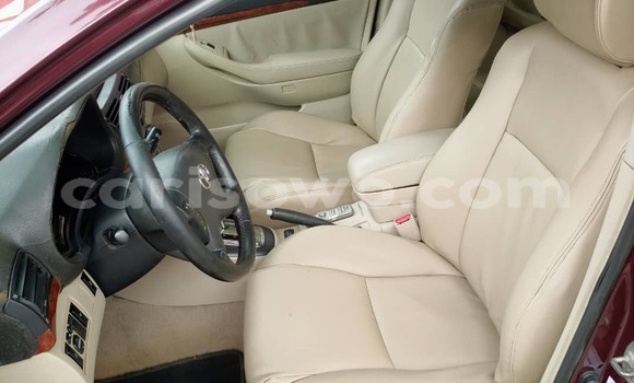 Ra Àlòkù Toyota Avensis Red Ọkọ̀ in Abomey Calavi ni Benin Ra Àlòkù Toyota Avensis Red Ọkọ̀ in Abomey Calavi ni Benin