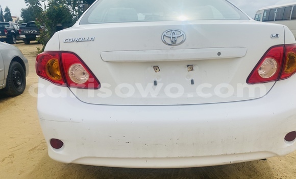 Sayi Imported Toyota Corolla White Mota in Cotonou a Benin Sayi Imported Toyota Corolla White Mota in Cotonou a Benin