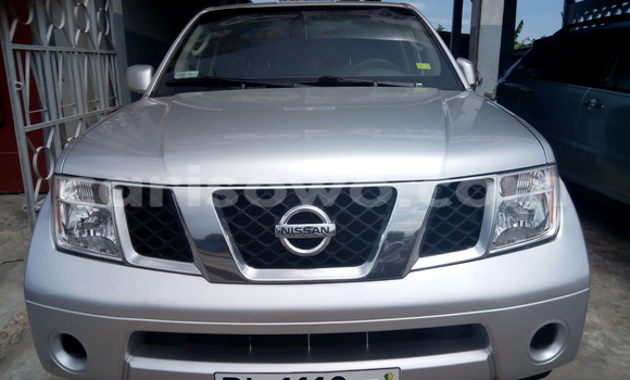 Sayi Na hannu Nissan Pathfinder Azurfa Mota in Cotonou a Benin Sayi Na hannu Nissan Pathfinder Azurfa Mota in Cotonou a Benin