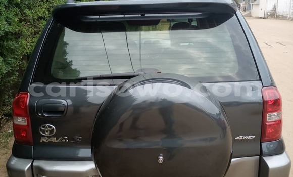 Ra Àlòkù Toyota RAV4 Silver Ọkọ̀ in Abomey Calavi ni Benin Ra Àlòkù Toyota RAV4 Silver Ọkọ̀ in Abomey Calavi ni Benin