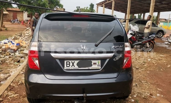 Sayi Na hannu Honda FR-V Sauran Mota in Porto Novo a Benin Sayi Na hannu Honda FR-V Sauran Mota in Porto Novo a Benin