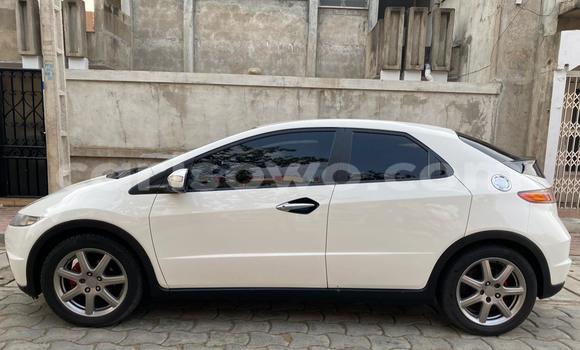 Sayi Na hannu Honda Civic White Mota in Porto Novo a Benin Sayi Na hannu Honda Civic White Mota in Porto Novo a Benin