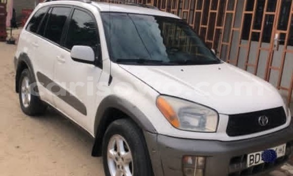 Sayi Na hannu Toyota RAV4 White Mota in Cotonou a Benin Sayi Na hannu Toyota RAV4 White Mota in Cotonou a Benin