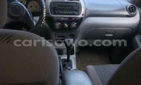 Sayi Na hannu Toyota RAV4 White Mota in Cotonou a Benin Sayi Na hannu Toyota RAV4 White Mota in Cotonou a Benin