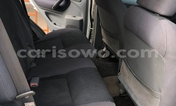 Sayi Na hannu Toyota RAV4 White Mota in Cotonou a Benin Sayi Na hannu Toyota RAV4 White Mota in Cotonou a Benin