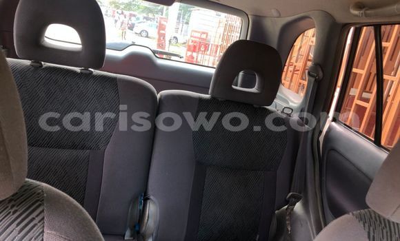 Sayi Na hannu Toyota RAV4 White Mota in Cotonou a Benin Sayi Na hannu Toyota RAV4 White Mota in Cotonou a Benin