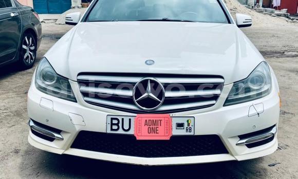Acheter Occasion Voiture Mercedes-Benz C-Classe Blanc à Abomey Calavi, Benin Acheter Occasion Voiture Mercedes-Benz C-Classe Blanc à Abomey Calavi, Benin