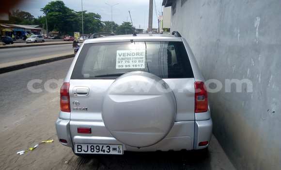 Sayi Na hannu Toyota RAV4 Azurfa Mota in Cotonou a Benin Sayi Na hannu Toyota RAV4 Azurfa Mota in Cotonou a Benin