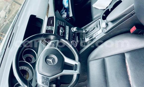Sayi Na hannu Mercedes-Benz C-Classe White Mota in Abomey Calavi a Benin Sayi Na hannu Mercedes-Benz C-Classe White Mota in Abomey Calavi a Benin
