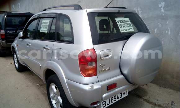 Sayi Na hannu Toyota RAV4 Azurfa Mota in Cotonou a Benin Sayi Na hannu Toyota RAV4 Azurfa Mota in Cotonou a Benin