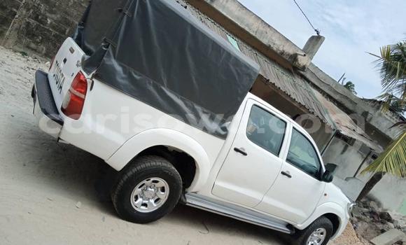 Acheter Occasion Voiture Toyota Hilux Blanc à Cotonou, Benin