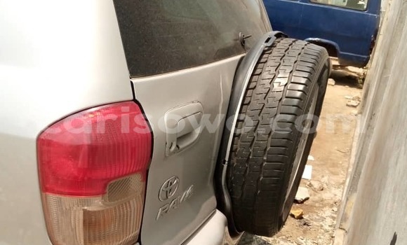Acheter Occasion Voiture Toyota RAV4 Gris à Abomey Calavi, Benin Acheter Occasion Voiture Toyota RAV4 Gris à Abomey Calavi, Benin