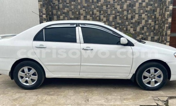 Sayi Na hannu Toyota Corolla White Mota in Abomey Calavi a Benin Sayi Na hannu Toyota Corolla White Mota in Abomey Calavi a Benin