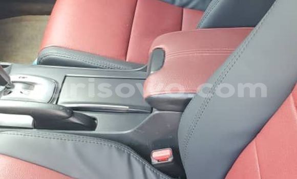 Sayi Na hannu Honda Accord Azurfa Mota in Abomey Calavi a Benin Sayi Na hannu Honda Accord Azurfa Mota in Abomey Calavi a Benin