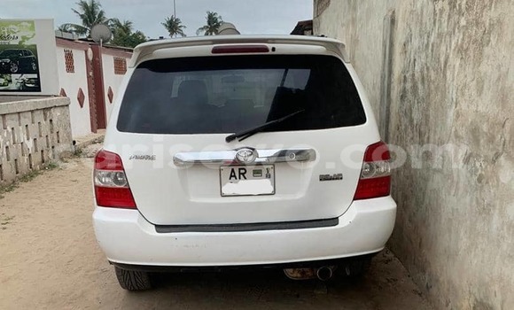 Sayi Na hannu Toyota Highlander White Mota in Cotonou a Benin Sayi Na hannu Toyota Highlander White Mota in Cotonou a Benin