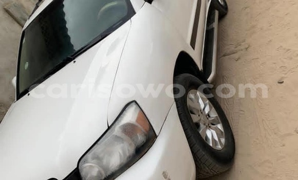 Sayi Na hannu Toyota Highlander White Mota in Cotonou a Benin Sayi Na hannu Toyota Highlander White Mota in Cotonou a Benin