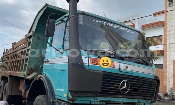 Sayi Na hannu Mercedes-Benz Citan Azurfa Mota in Cotonou a Benin