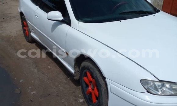 Sayi Na hannu Peugeot 407 White Mota in Cotonou a Benin