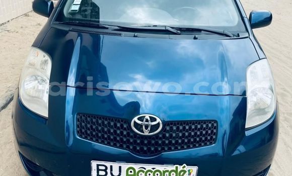 Ra Àlòkù Toyota Yaris Blue Ọkọ̀ in Abomey Calavi ni Benin