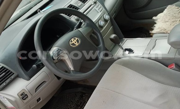 Sayi Na hannu Toyota Camry White Mota in Cotonou a Benin Sayi Na hannu Toyota Camry White Mota in Cotonou a Benin