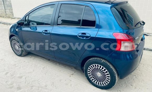 Sayi Na hannu Toyota Yaris Blue Mota in Cotonou a Benin