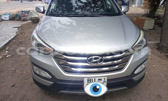 Ra Àlòkù Hyundai Santa Fe funfun Ọkọ̀ in Cotonou ni Benin Ra Àlòkù Hyundai Santa Fe funfun Ọkọ̀ in Cotonou ni Benin