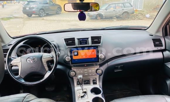 Buy Used Toyota Highlander Red Car in Cotonou in Benign Buy Used Toyota Highlander Red Car in Cotonou in Benign