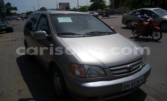 Acheter Occasion Voiture Toyota Sienna Marron à Cotonou au Benin Acheter Occasion Voiture Toyota Sienna Marron à Cotonou au Benin