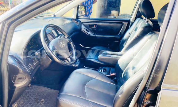Sayi Na hannu Lexus RX 300 Black Mota in Cotonou a Benin Sayi Na hannu Lexus RX 300 Black Mota in Cotonou a Benin