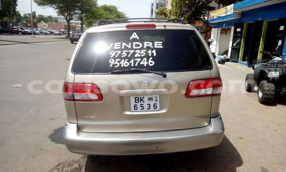 Sayi Na hannu Toyota Sienna Brown Mota in Cotonou a Benin Sayi Na hannu Toyota Sienna Brown Mota in Cotonou a Benin