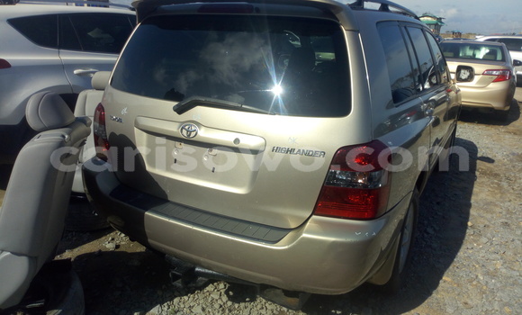 Buy Import Toyota Highlander Silver Car in Cotonou in Benign